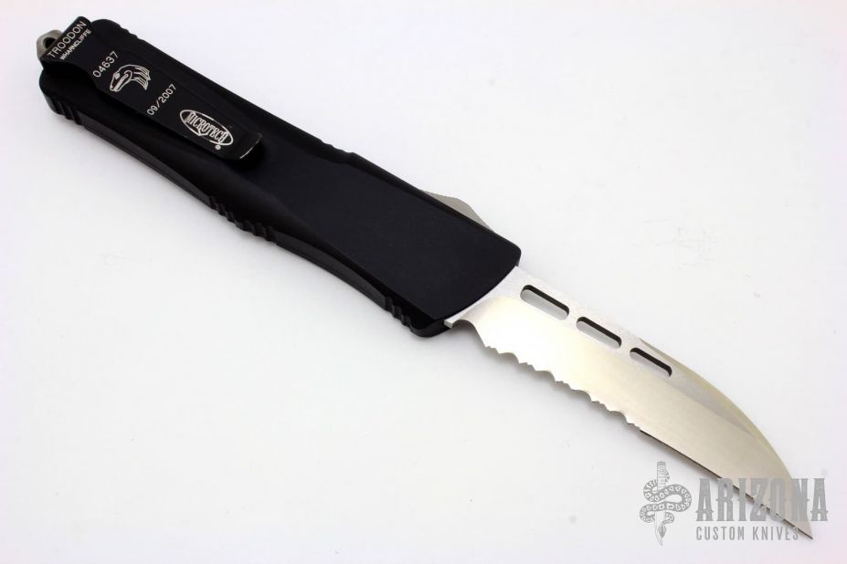 147-8 Troodon Wharncliffe Satin Serrated Edge