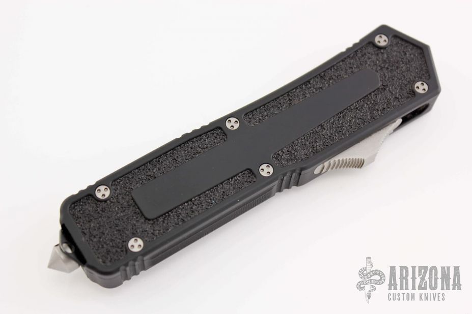 Scarab -  D/E Black Serrated #00902 09/2006