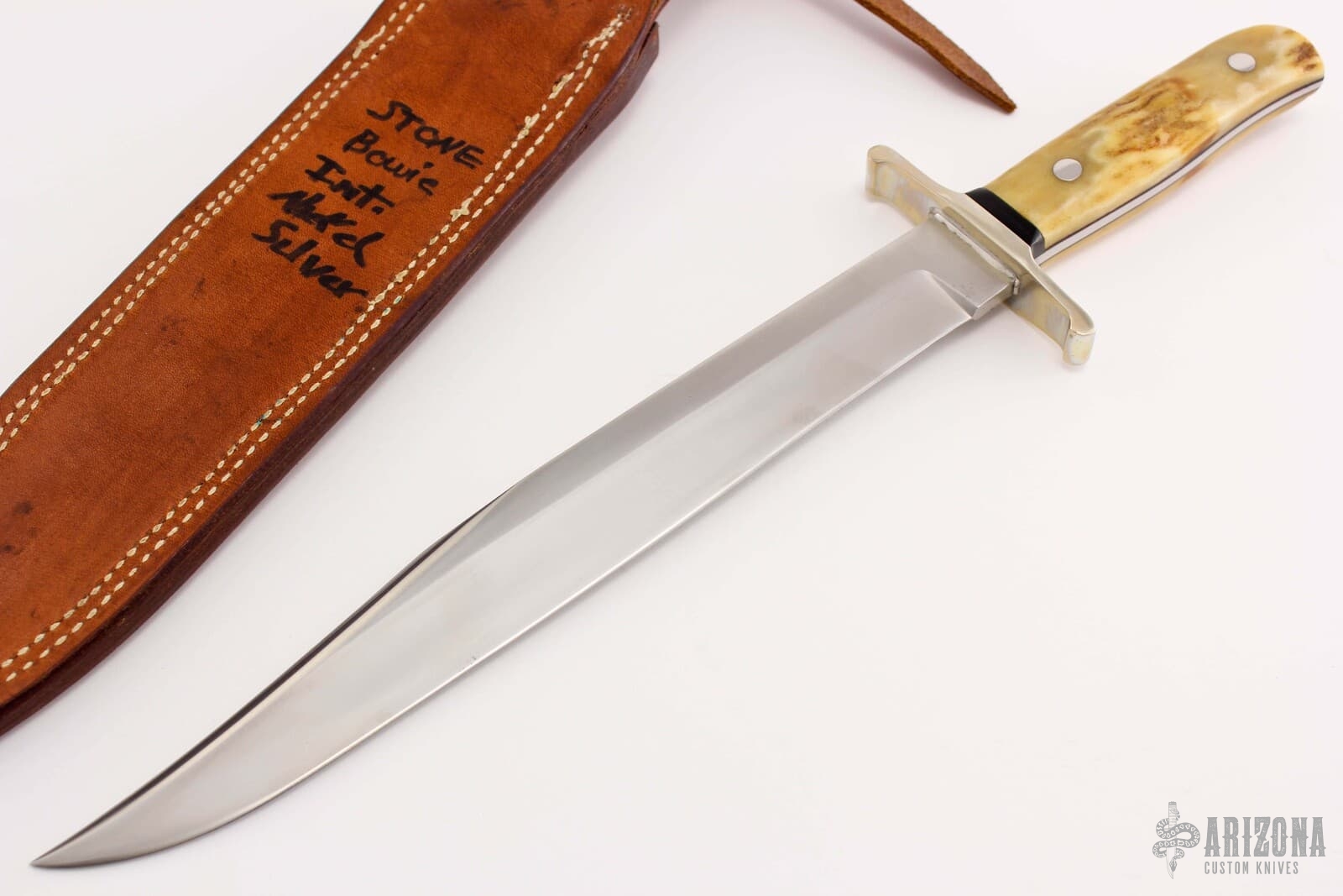 Sold at Auction: MEXICAN FIXED-BLADE FIGHTING / BOWIE KNIVES, LOT OF FIVE