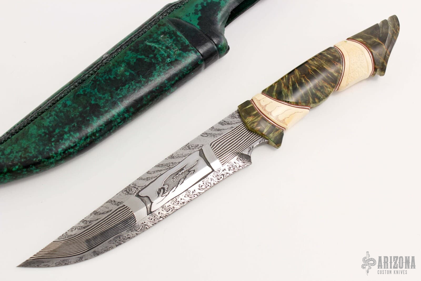 https://cdn.arizonacustomknives.com/images/products/orig/momosaic_damascus_fixed_blade_187623_1.jpg