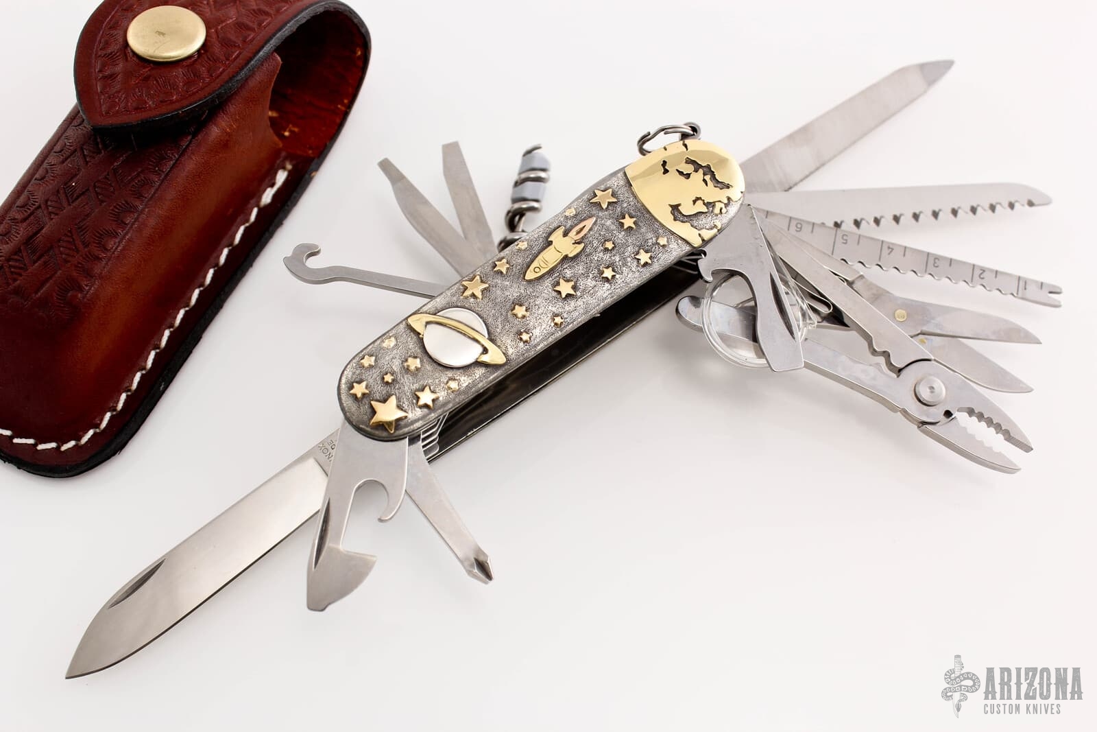 How To Create A Custom Swiss Army Knife, swiss army knife