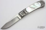 "Bellagio" Engraved Lockback