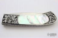 "Bellagio" Engraved Lockback