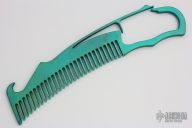 Combariner Comb with Integral Carabiner