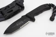 103-2BL Currahee T/E Black Serrated