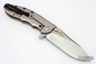 0562CF Hinderer Slicer - Green Linen Micarta