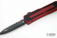 Scarab D/E - Two Tone / Full Serrated / Red