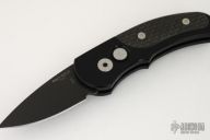 Runt J4 4405 - Black Handle / Carbon Fiber / Black Blade