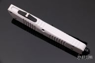 142-1ST Combat Troodon D/E ST White Standard