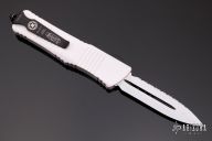 142-3ST Combat Troodon White Full Serrated