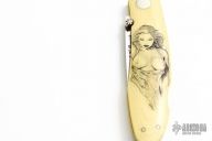 Nude Lockback Folder