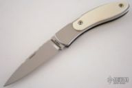 Model M  Keni  Lock Back