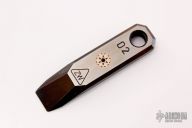 Thumbdrive Mini Pry - D2 Steel